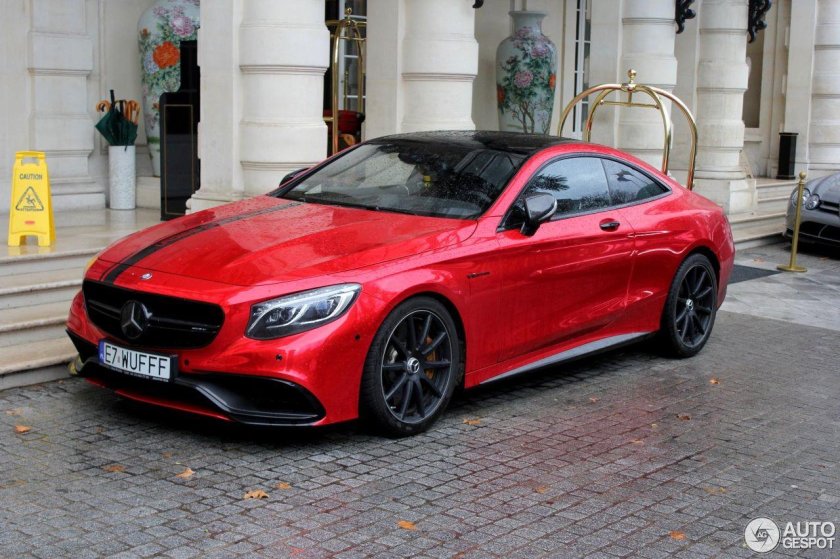 Мерседес-Бенц s63 AMG красный