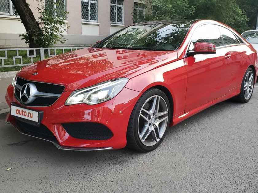 Mercedes e Coupe w212 купе красный