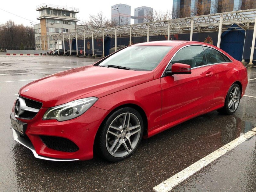 Красный w212 Рестайлинг