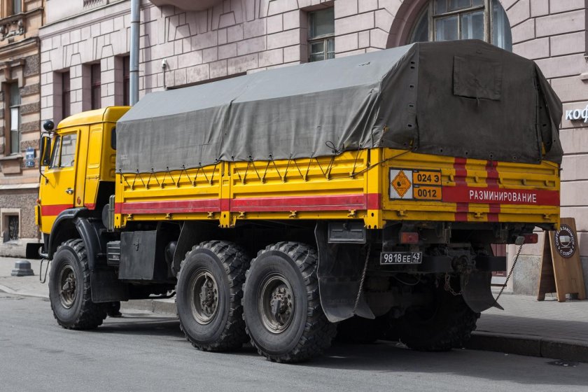 КАМАЗ 5350 желтый