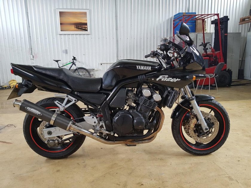 Yamaha FZ 400