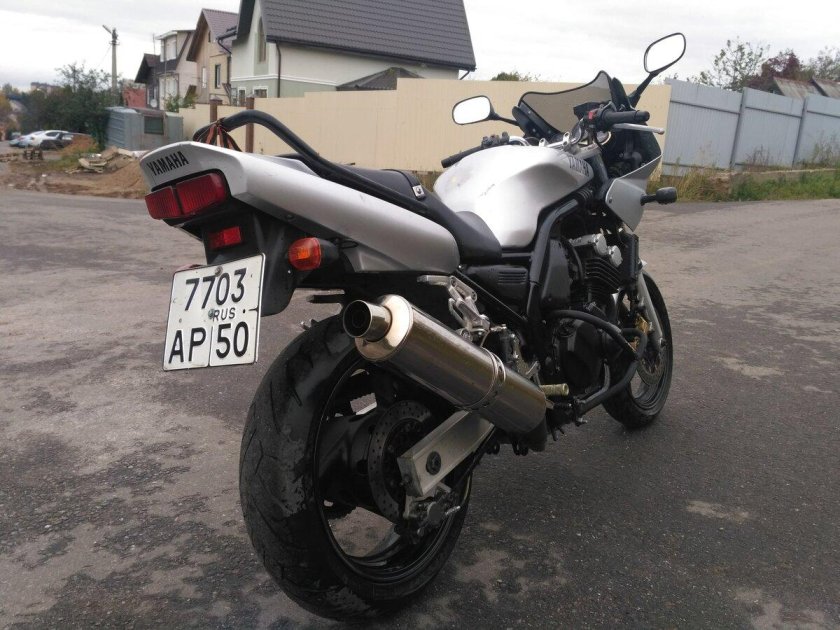 Yamaha FZ 400