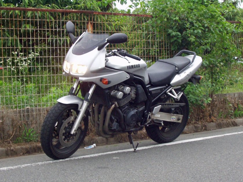 Yamaha FZ 400