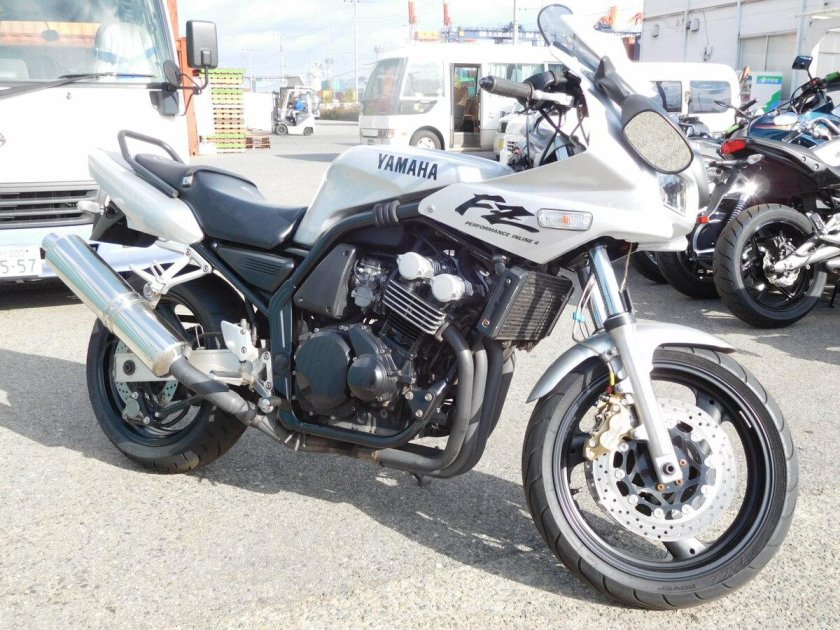 Yamaha FZ 400