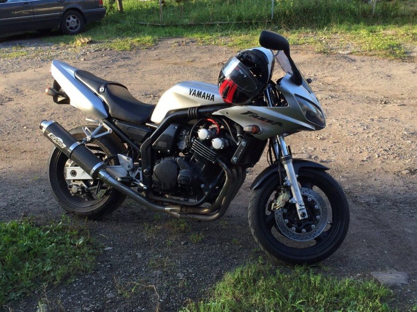 Yamaha FZ 400