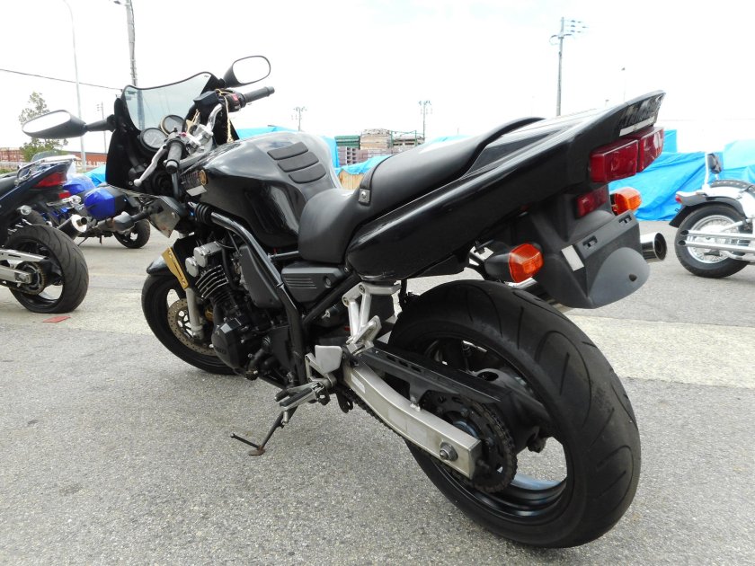 Yamaha FZ 400
