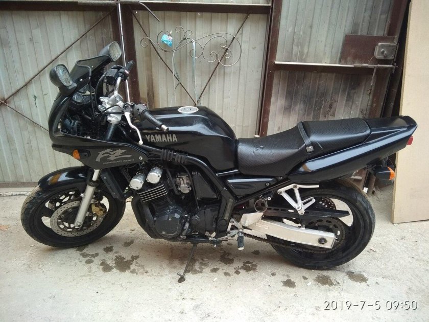 Yamaha FZ 400