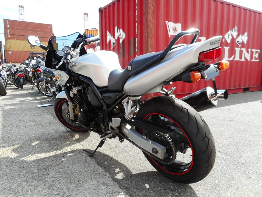 Yamaha FZ 400