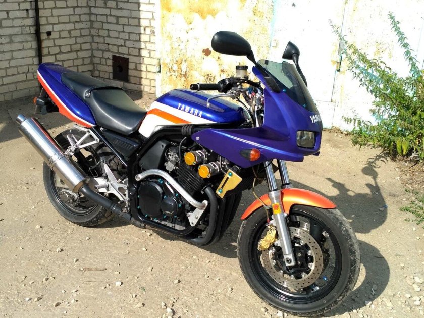 Yamaha FZ 400