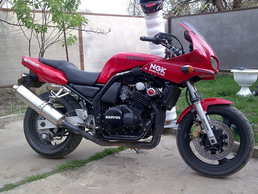 Yamaha FZ 400
