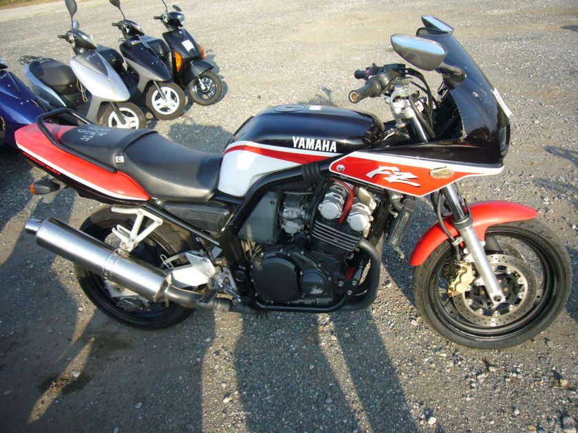 Yamaha FZ 400