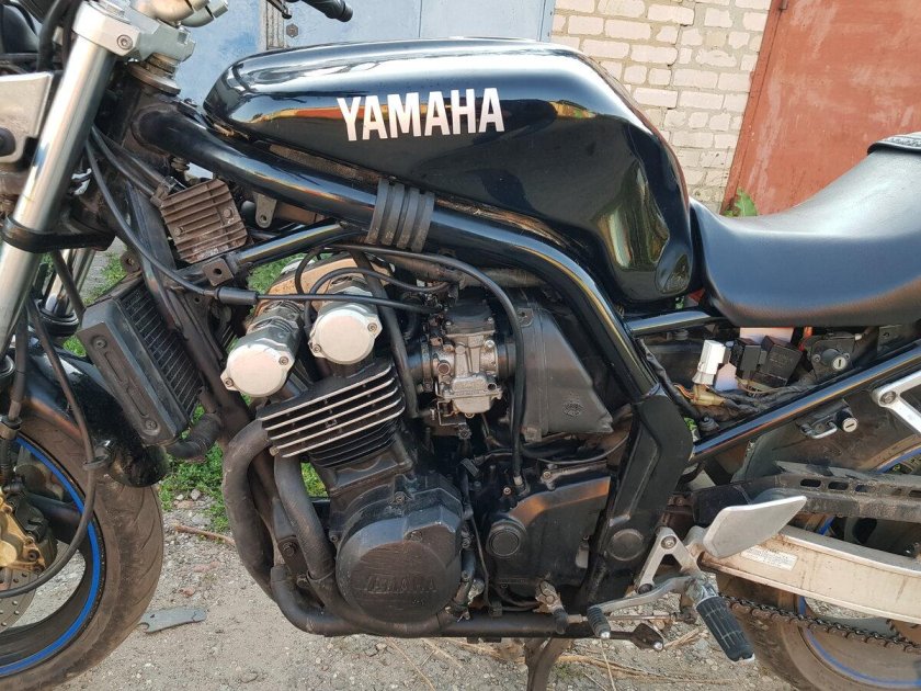 Yamaha FZ 400