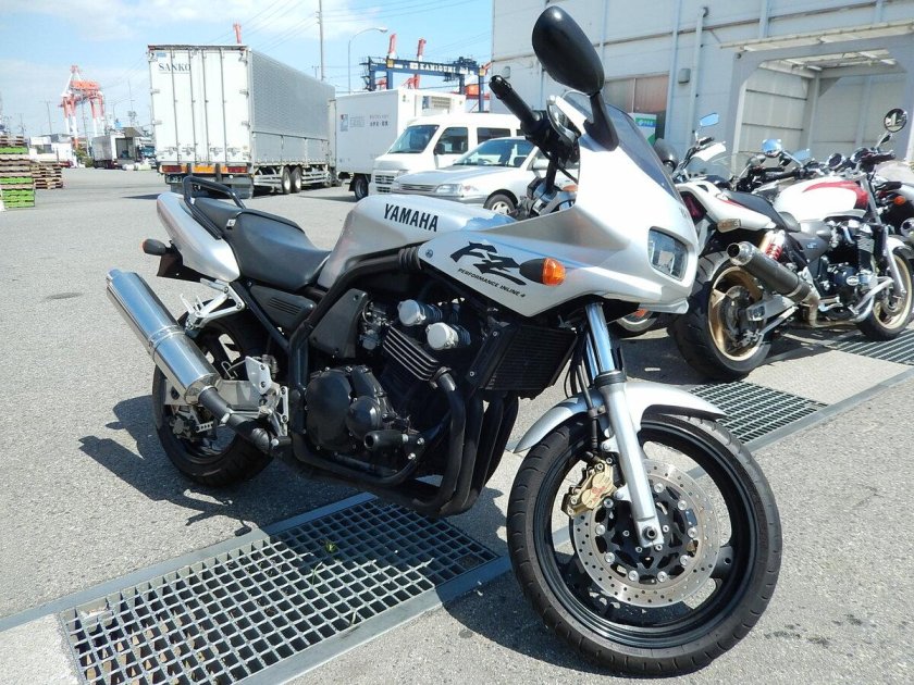 Yamaha FZ 400