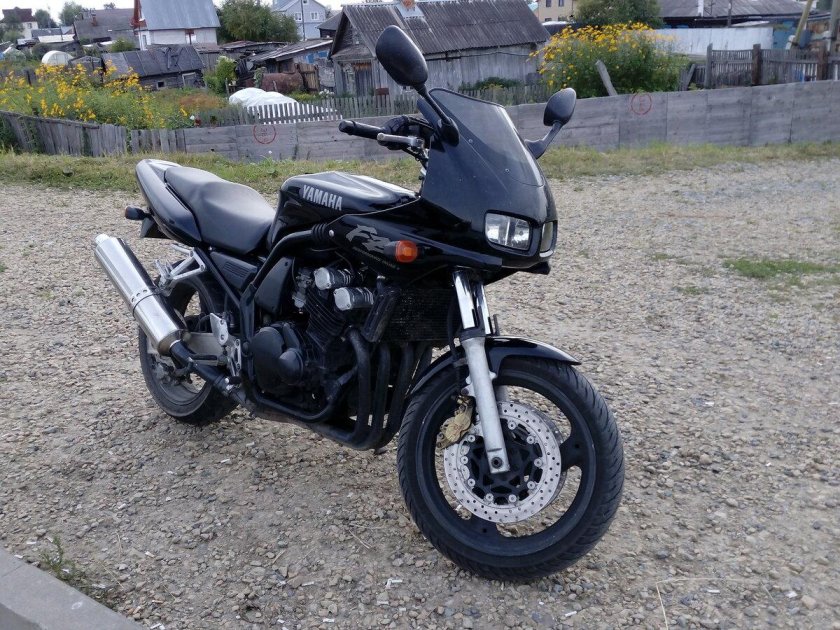 Yamaha FZ 400