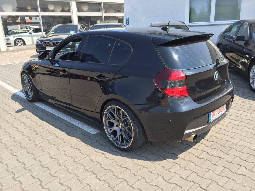 BMW 130i e87