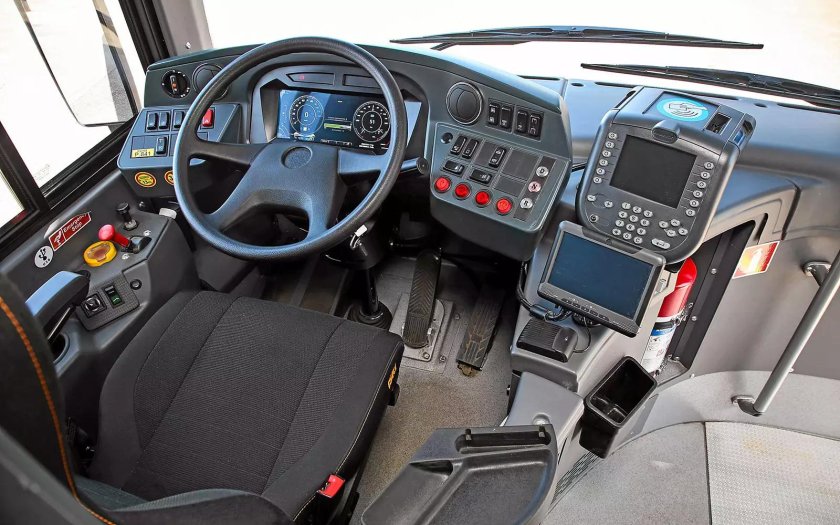 ЛИАЗ 6213 кабина водителя