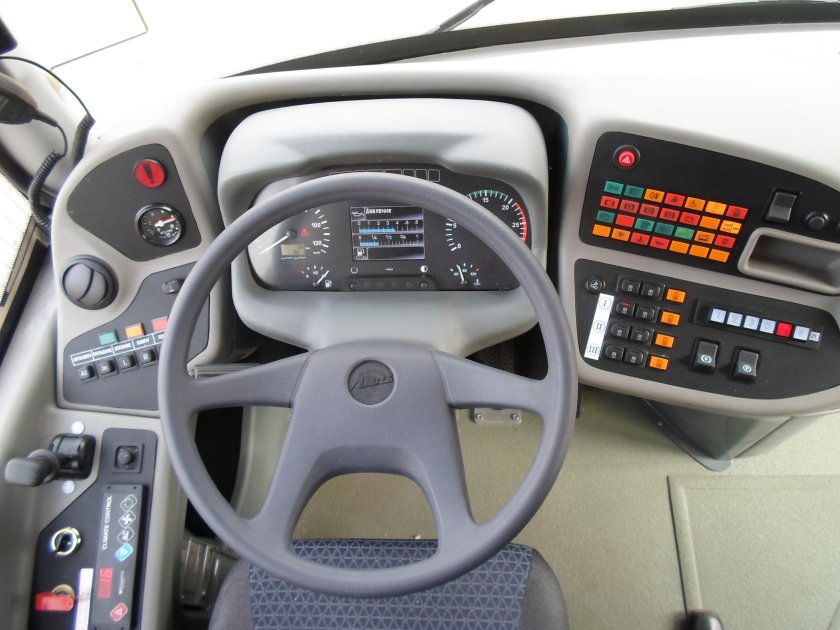 ЛИАЗ 5292 кабина водителя