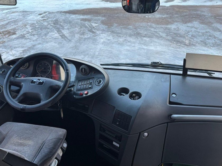 Автобус mercedes benz tourismo