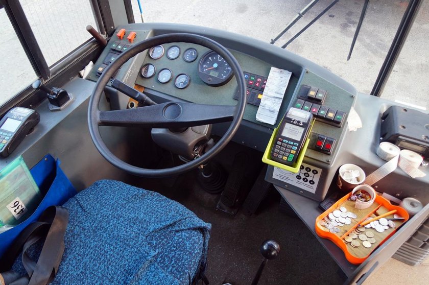 ЛИАЗ-677 кабина