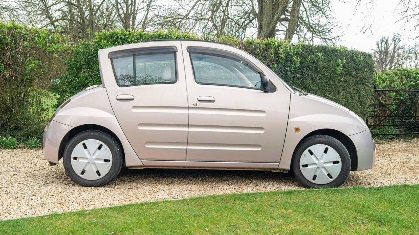 Тойота вилл ви 2000