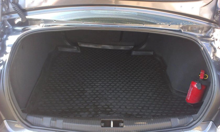 Opel Astra седан багажник