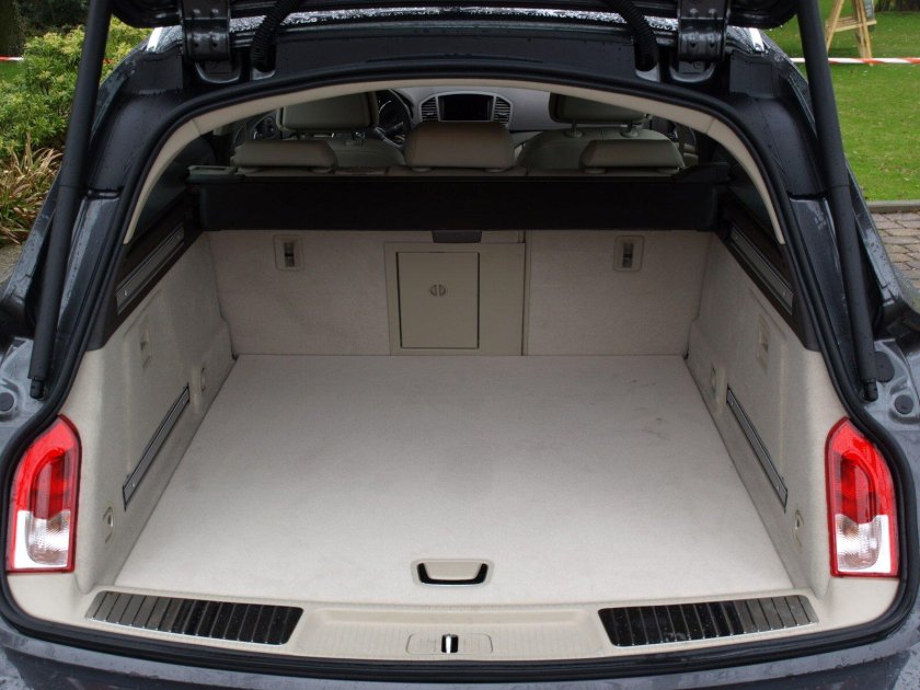 Инсигния универсал багажник