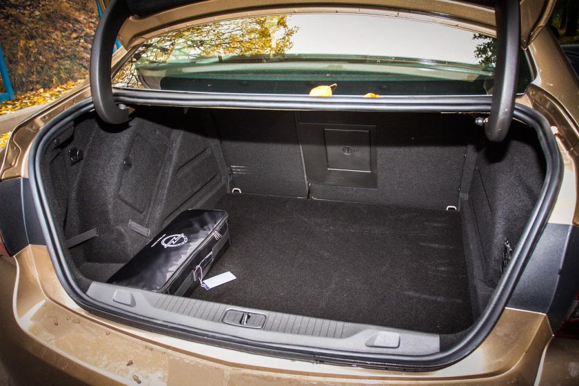 Opel Astra багажник