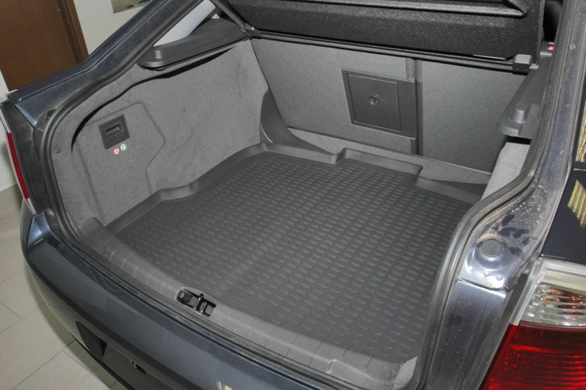 Опель Вектра с 2004 багажник