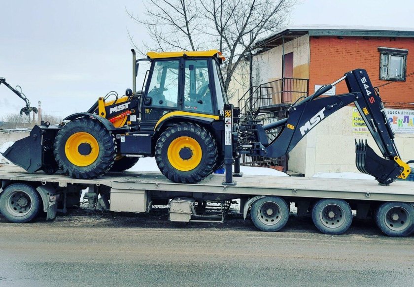 Экскаватор погрузчик mst