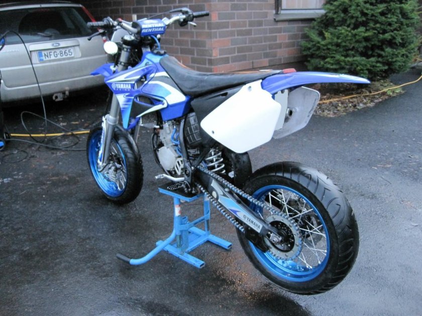 Yamaha yz 125 supermoto