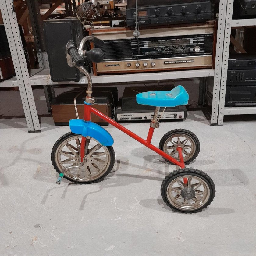 Велосипед малыш трехколесный ссср