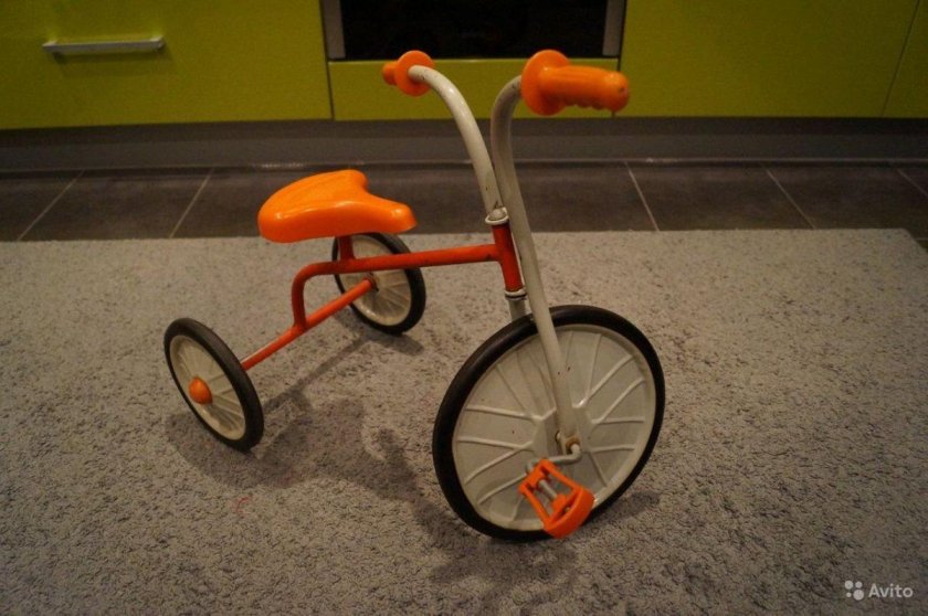 Велосипед малыш трехколесный СССР
