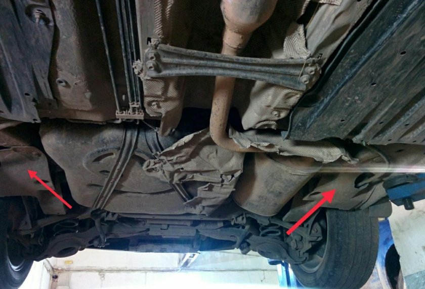 Днище Мазда 3 BK седан