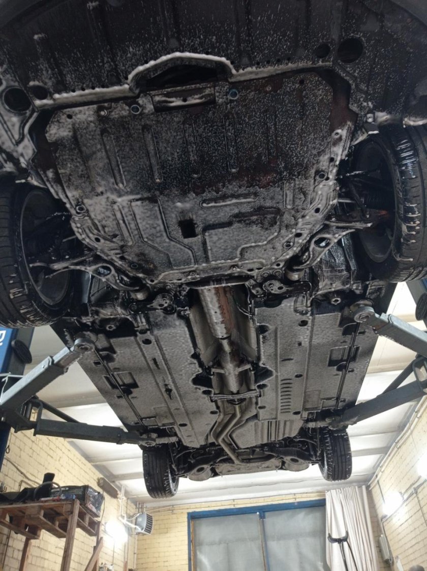 Днище Мазда 6 GH