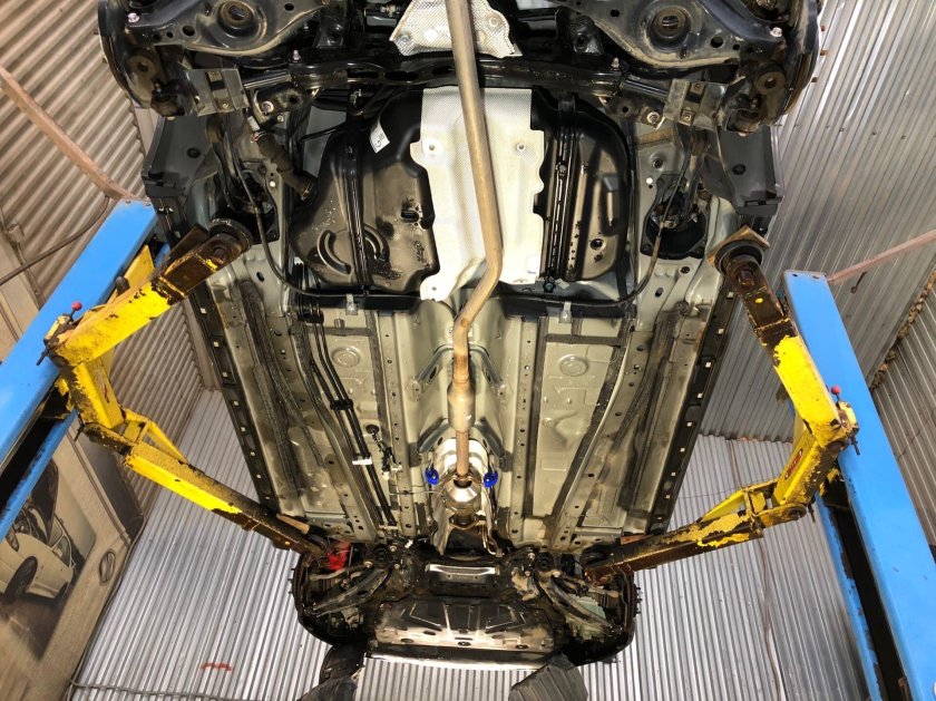 Днище Mazda 3 BK