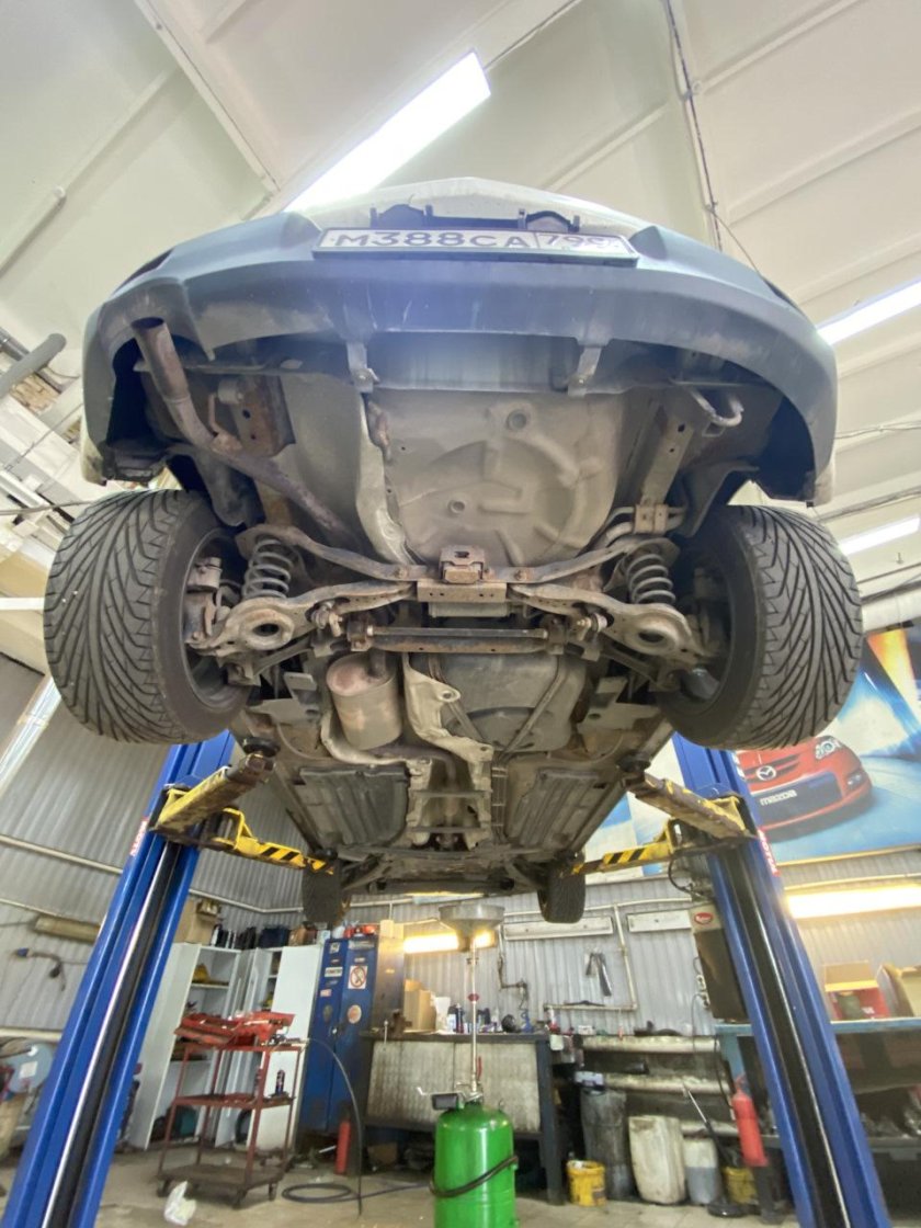 Днище мазда 3 бк