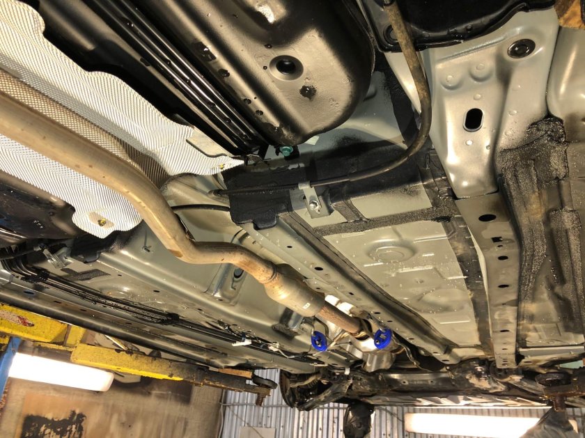 Mazda 6 GH днище