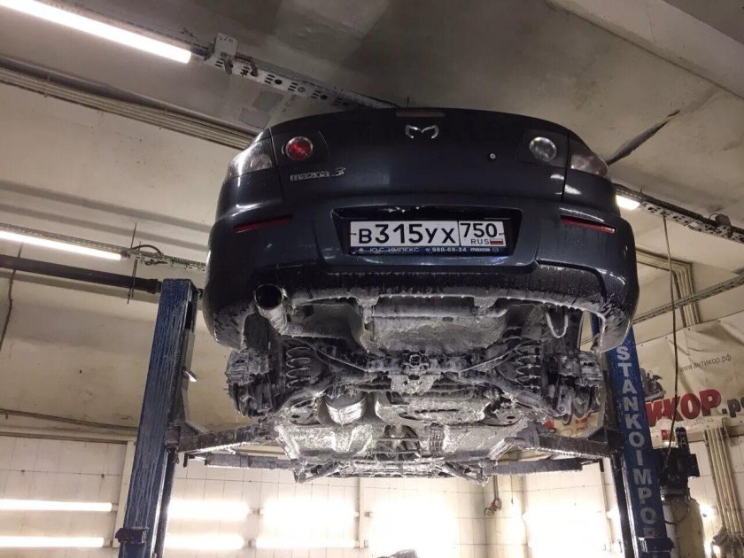 Днище Мазда 3 BK седан