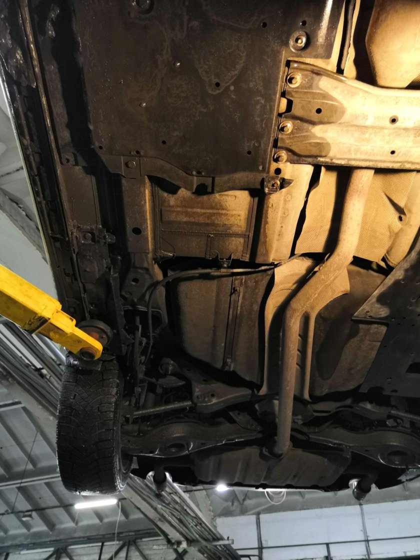 Mazda 6 GH днище