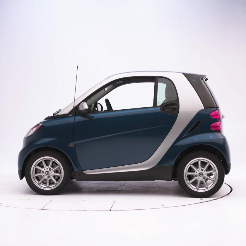 BMW смарт 2х дверная малолитражка