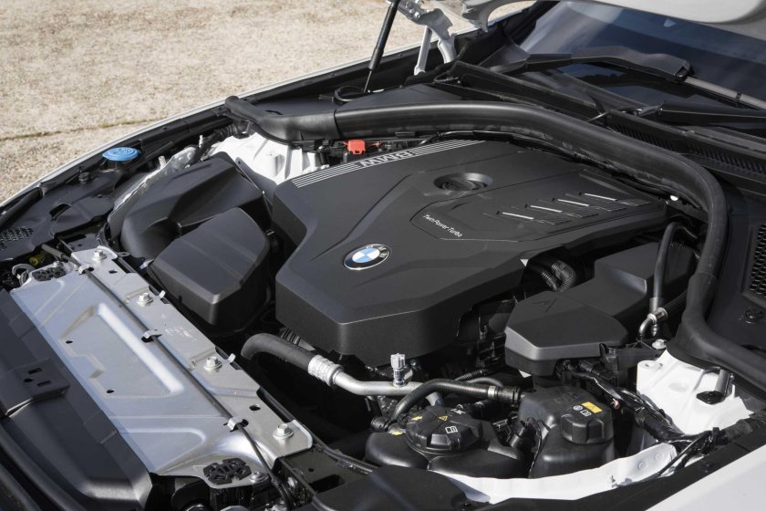 Моторный отсек БМВ ф30