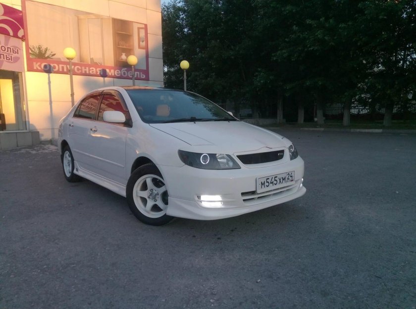 Тойота Королла 120 белая
