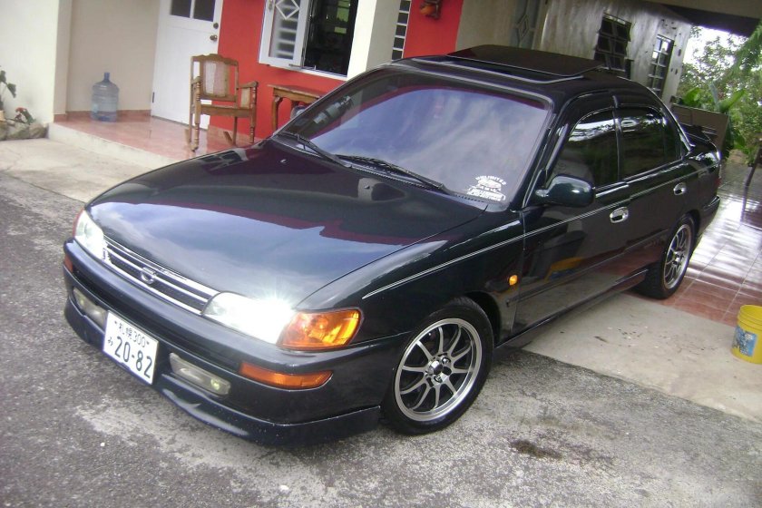 Тойота Королла 100 черная