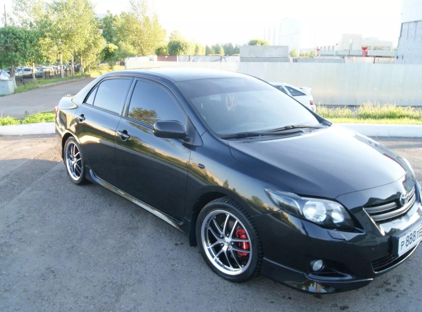 Тюнингованная Тойота Королла 2008