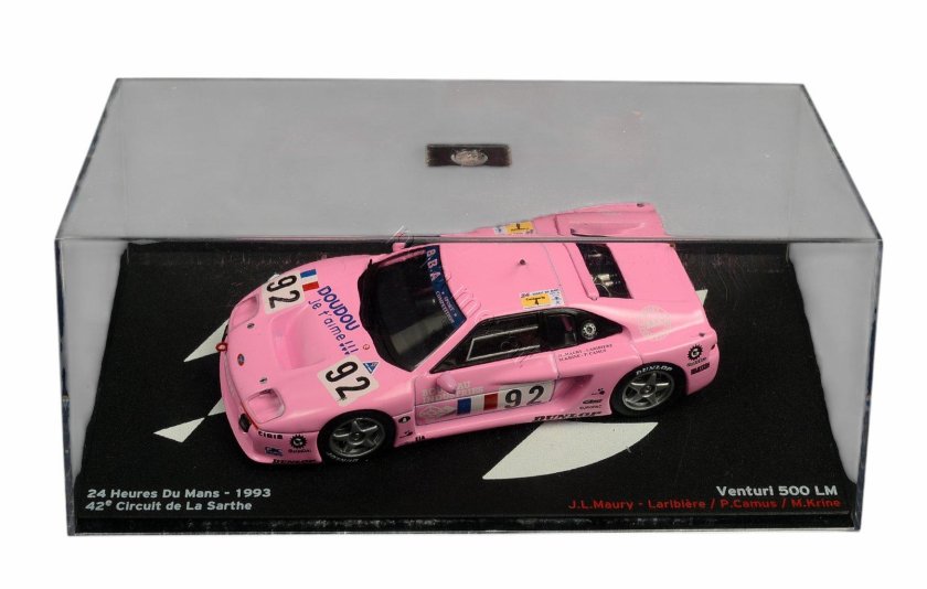 Игрушечный автомобиль