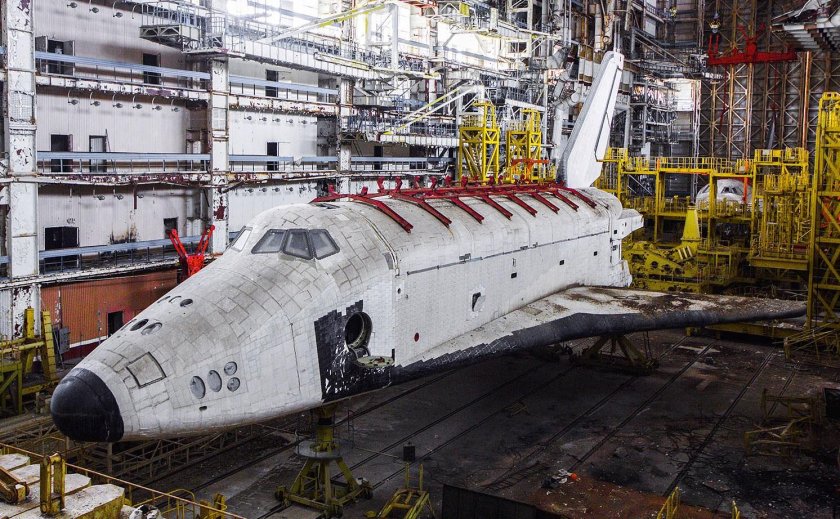 Буран космический корабль заброшенный