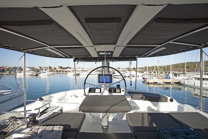 Катамаран Lagoon 52