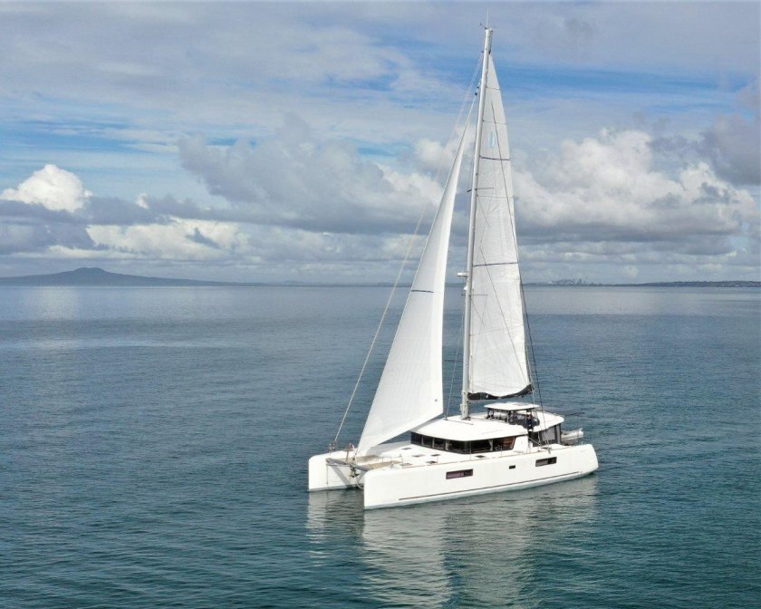 Катамаран Lagoon 52