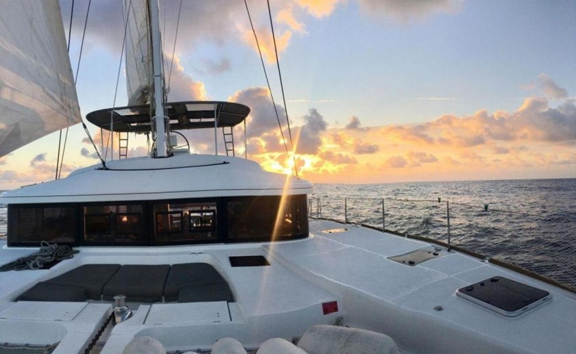 Катамаран Lagoon 52