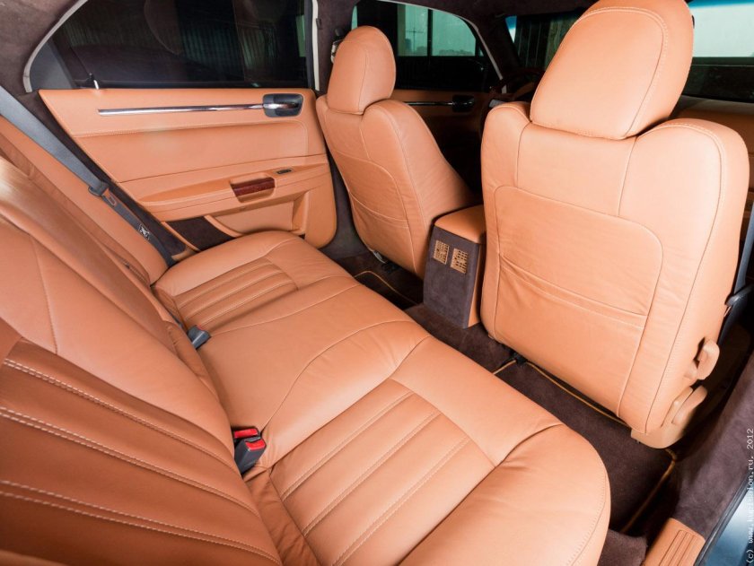 Крайслер 300с салон